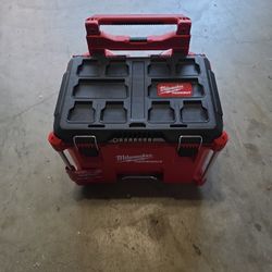 Milwaukee Pack out 48-22-8427 Rolling Tool Box