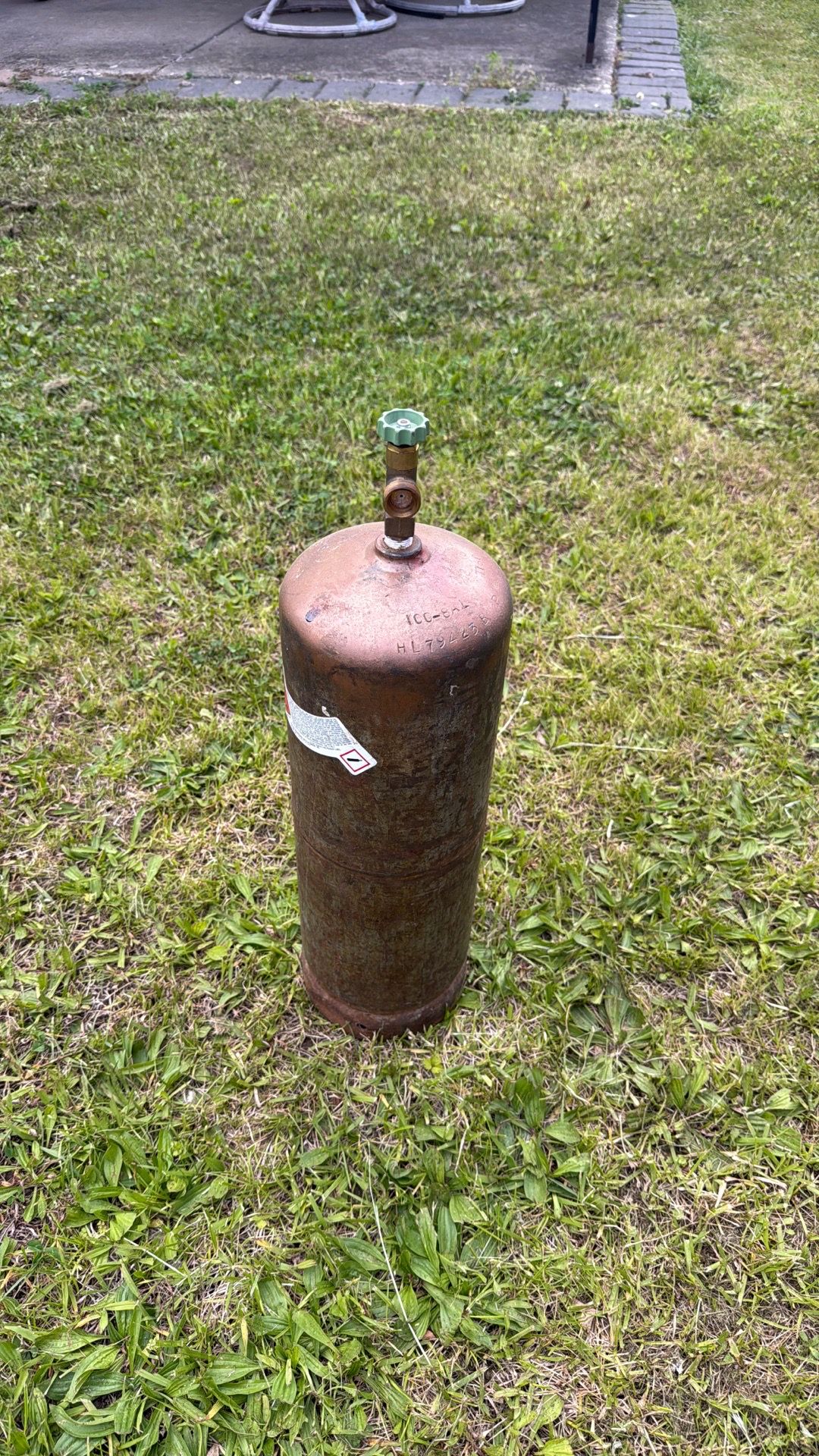 Acetylene tank