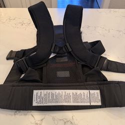 BabyBjörn baby carrier in excellent condition.