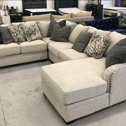Dellara Sectional Couch 🔥 Brand New 🔥 4 Piece 
