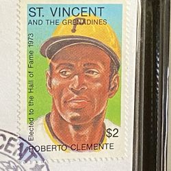 Roberto Clemente Gold Collectible Baseball Memorabilia 