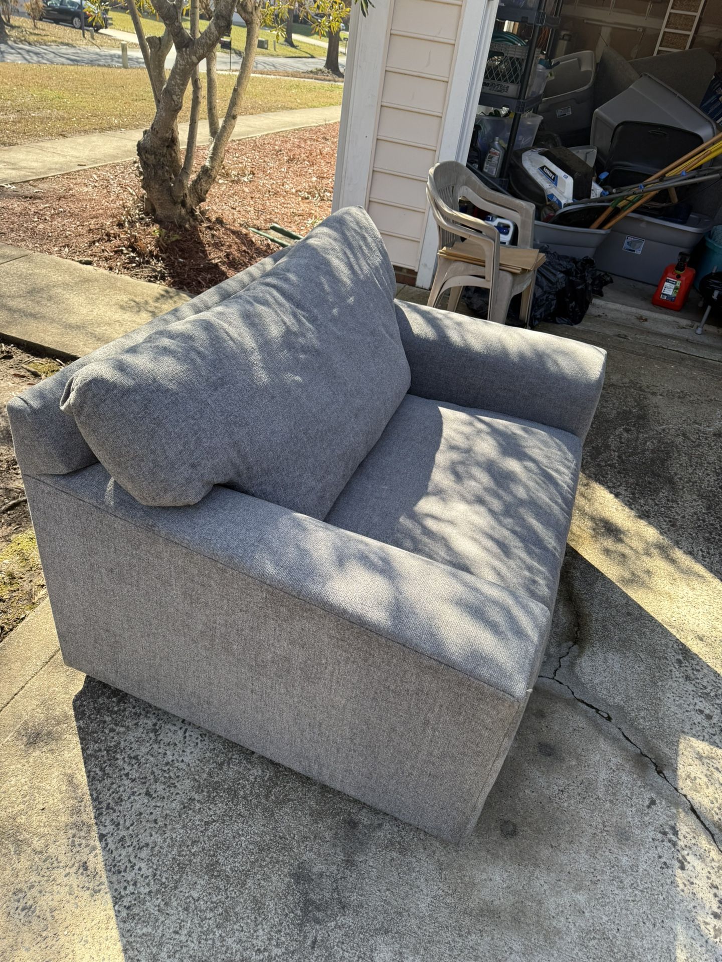 Cozy Gray Oversized Armchair – Great Condition!