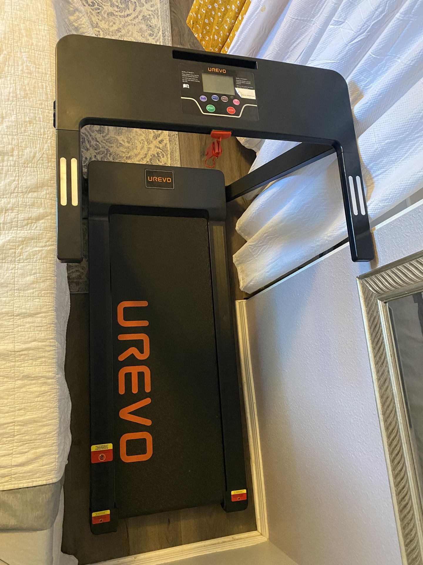 Folding Compact Treadmill UREVO folding treadmill ur9tm0010