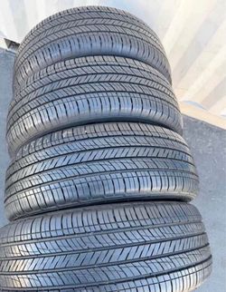 Set 245/60-18 kumho con el 80% de vida