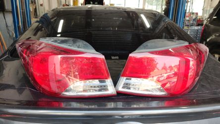2014 Hyundai Elantra tail lights