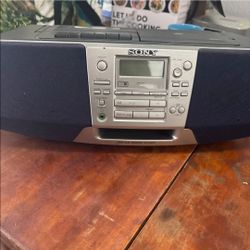 Sony CFD-S38 CD Am/FM Radio Cassette-Corder Portable BoomBox