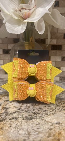 Yellow and orange sun clip
