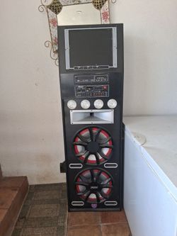 Speaker with rainbow lights