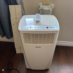 Portable AC / Dehumidifier In Excellent Condition 