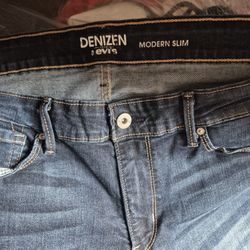 DEzNIZEN Levi's Size Large Modern Slim Size 12 