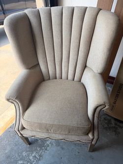 Fairfield upholstery chair for living room/ bedroom ( fairly new and in great condition)