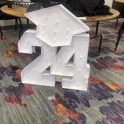 graduate 24 light up number