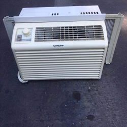 Very Good Condition Goldstar Air Conditioner 