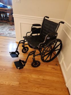 Wheelchair Invacare Tracer EX2 W/foot Rests Holds 250 Lbs