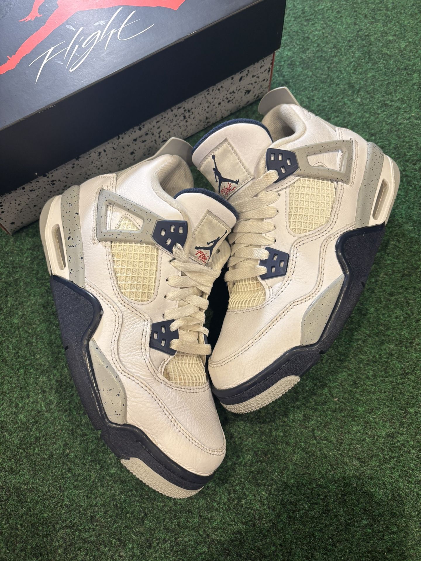 JORDAN 4 MIDNIGHT NAVY SIZE 6Y