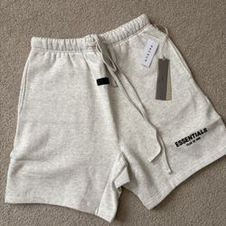 Essentials shorts “light oatmeal” sizes S, M, L