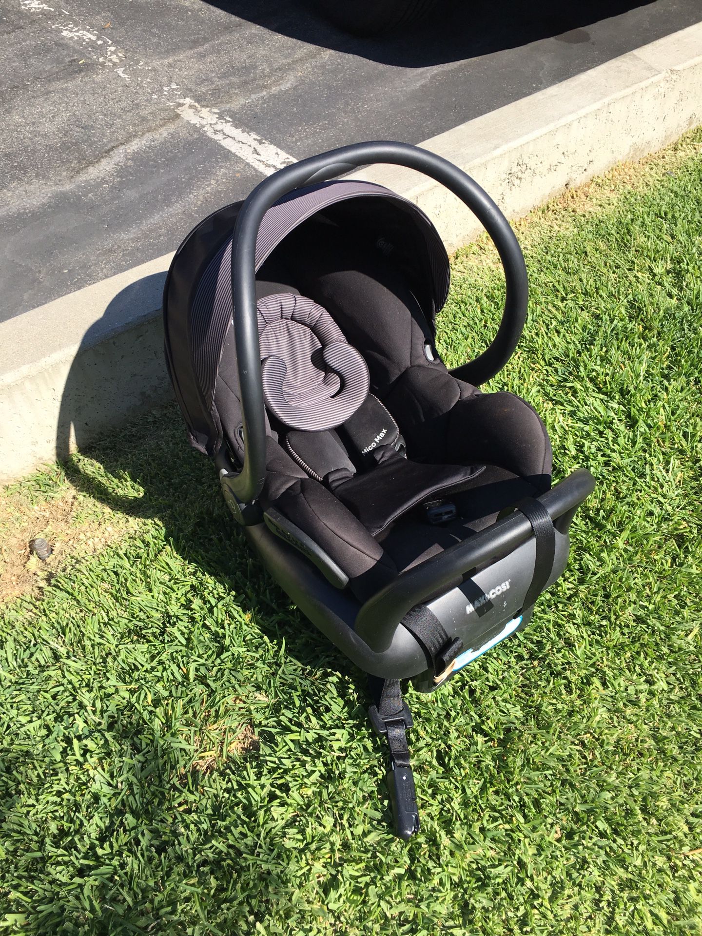 Max Cosi infant car seat