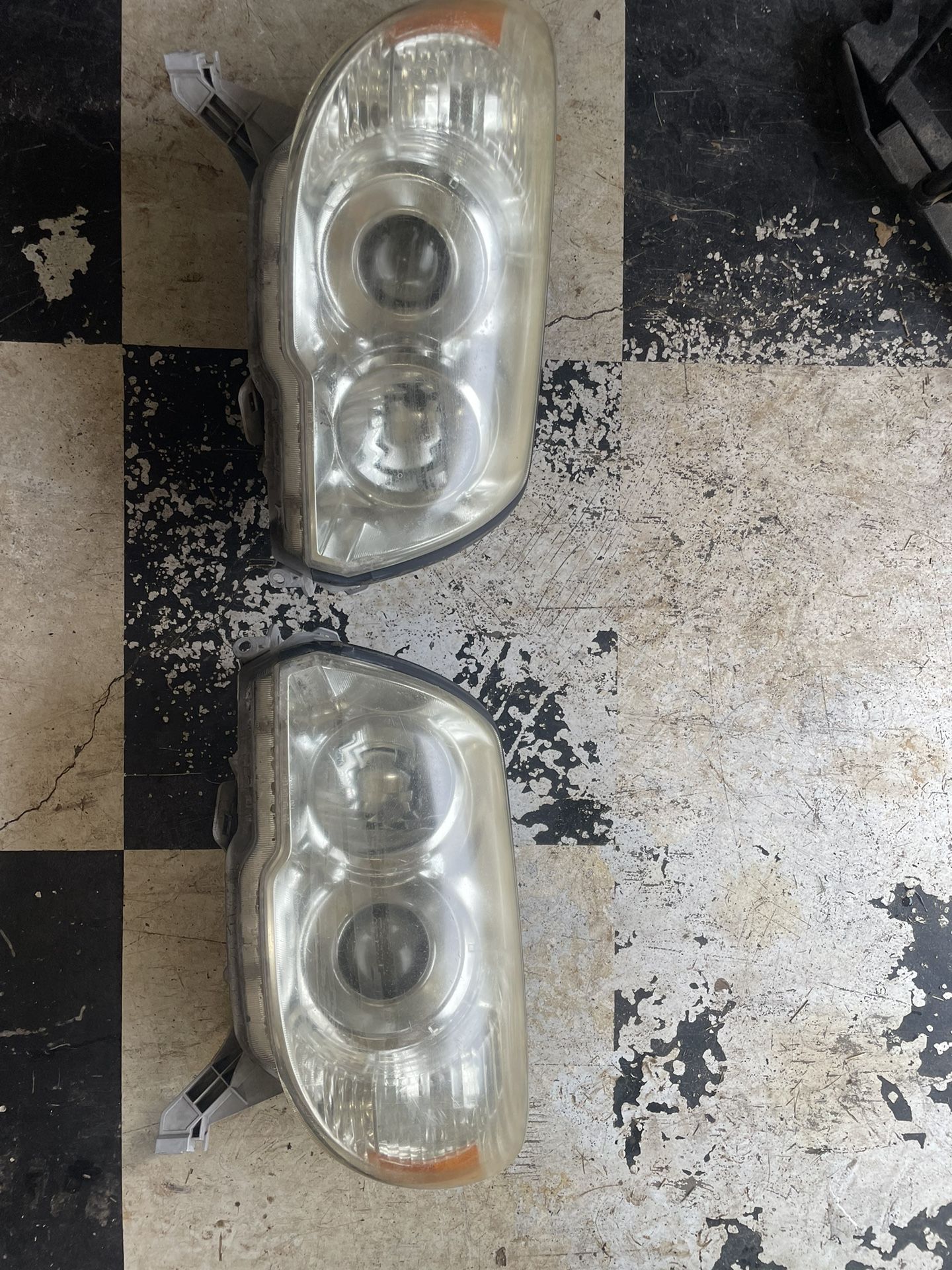 2007 4runner Headlight
