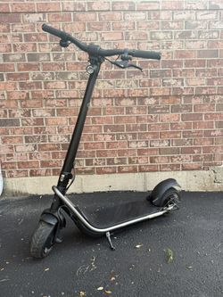 Boosted Rev Scooter - Fully Functional w/ Charger