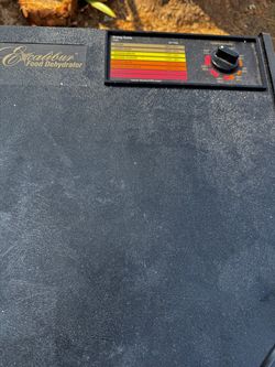 Food dehydrator