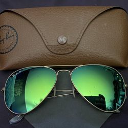 RAYBAN AVIATOR SUNGLASSES POLARIZED