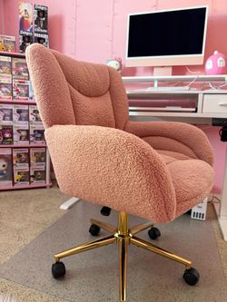 Pink Teddy Boucle Office Chair – Gold Base