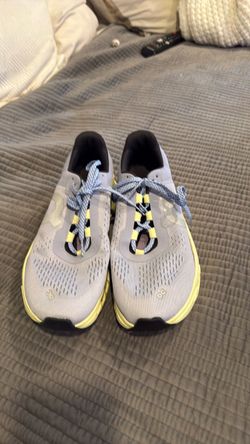 Women’s On Cloud Cloudmonster Running Shoes Size 11