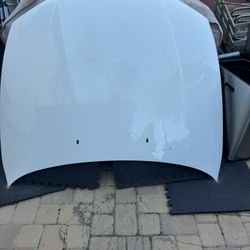 BMW 128i /135i (E82) Hood 