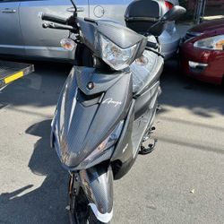 BRAND NEW SCOOTER 🛵 SS50 Street legal ✅ Automatic ✅ 4 stroke ✅ 90MPG✅ 50cc✅ USB CHARGING PORT 🔋🔌 Different colors available Black 🖤, blue 💙,