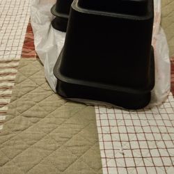 Bed Risers 4