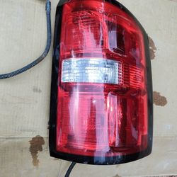 2015 GMC 2500 Passenger Side Tail Light