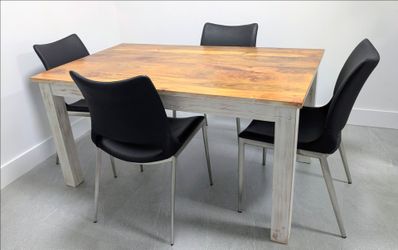 Selling a beautiful 5-piece dining set originally purchased from Nadeau Miami.