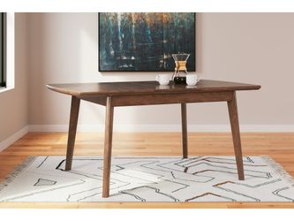 Lyncott Brown Dining Table w/ Extension (64" D)