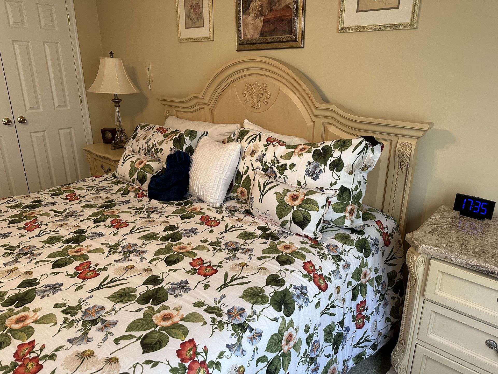 Thomasville 5 Piece Bedroom Set For Sale In Woodbury NY OfferUp   D4d16b88ed0f47a29a37d864bdaba7b1 