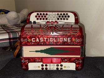 Acordeon Castiglione 3 registros 34 botones