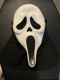 Kids scream ghostface mask