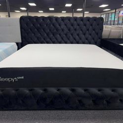 King Size Bedframe. 🚚WE DELIVER🚚