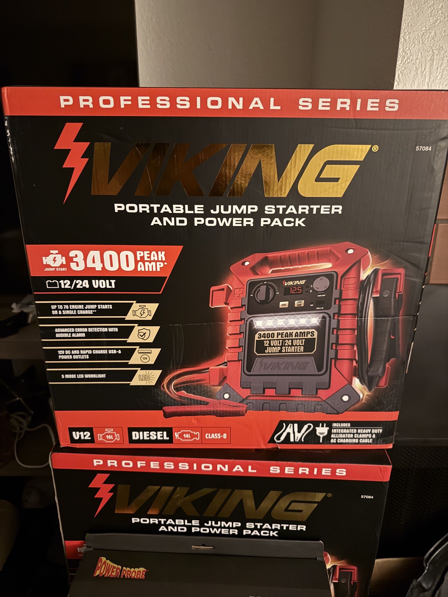 Viking Professional Series: 3400amp Portable Jump Starter/Power pack