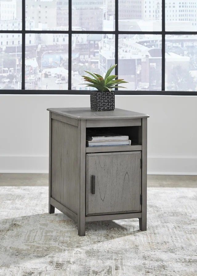 Side End Table (USB Ports/Power Outlet)