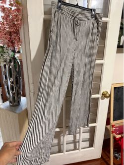 Women’s wide leg elastic waist pant