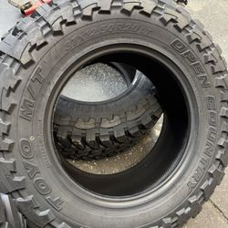 37/12.50R20  Toyo Open Country 