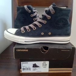 Like new size 7 Women $25