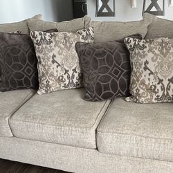 Beautiful 3 Seater Sofa! 