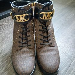 Michael Kors Boots / Wallet