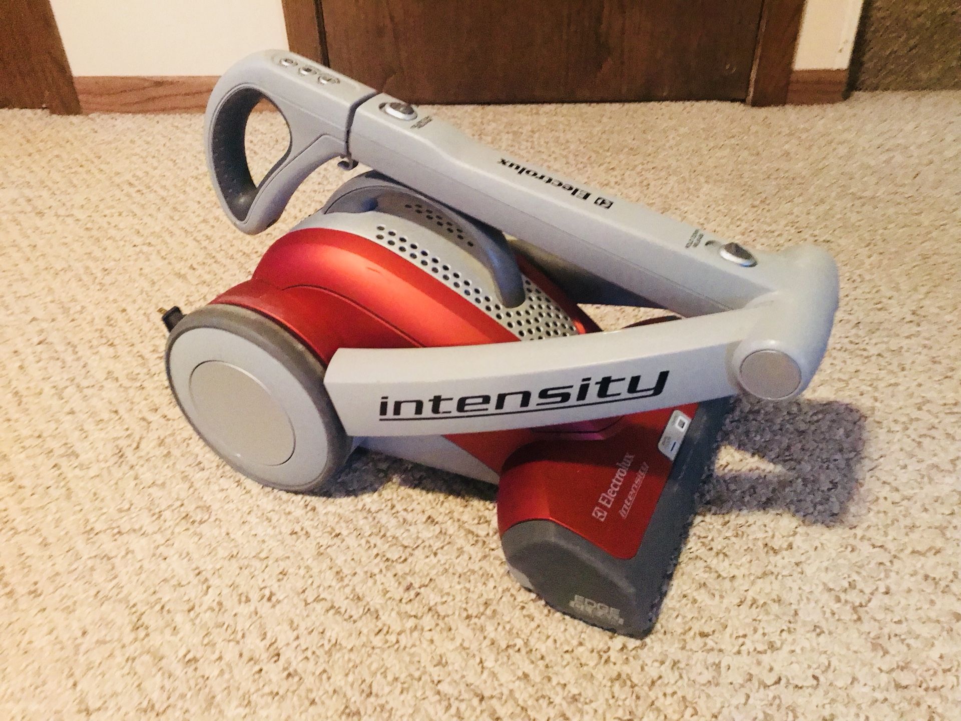 ELECTROLUX INTENSITY EL5020 Vacuum