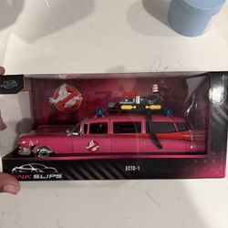 1/24 Scale Ghostbusters Ecto-1 CHASE pink Slips