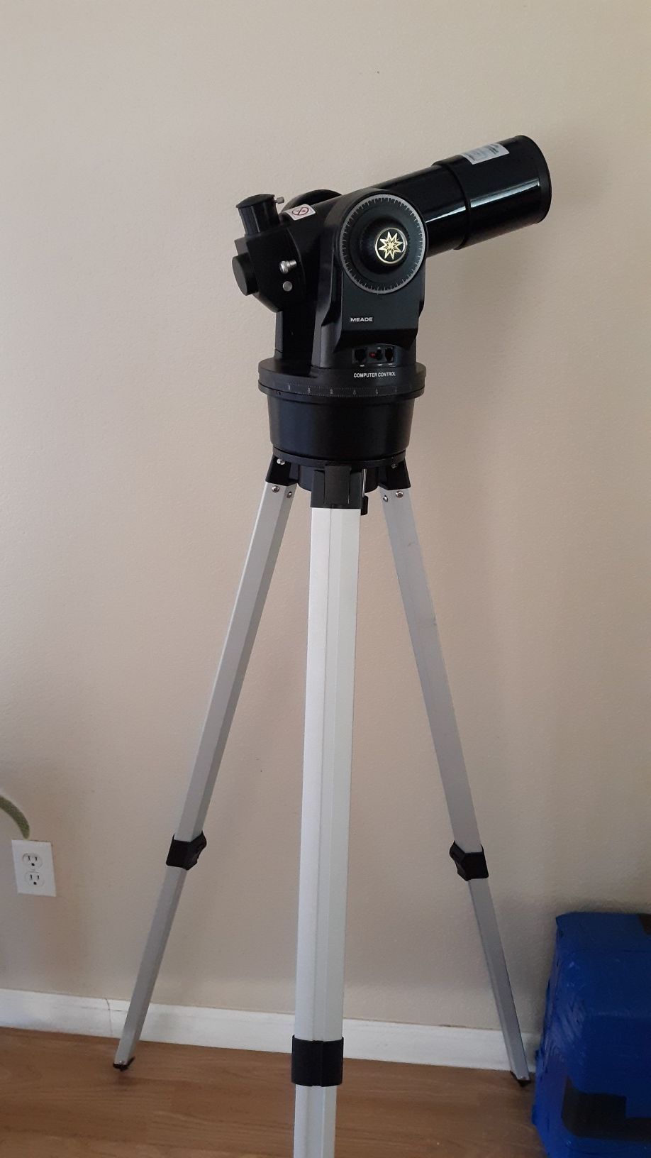 Meade instruments ETX60AT ASTRO TELESCOPE WITH AUTOSTAR HAND