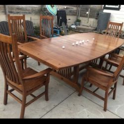 Amish Table And Chairs
