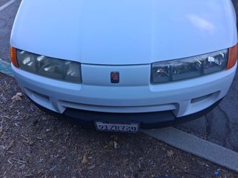 Saturn Car White
