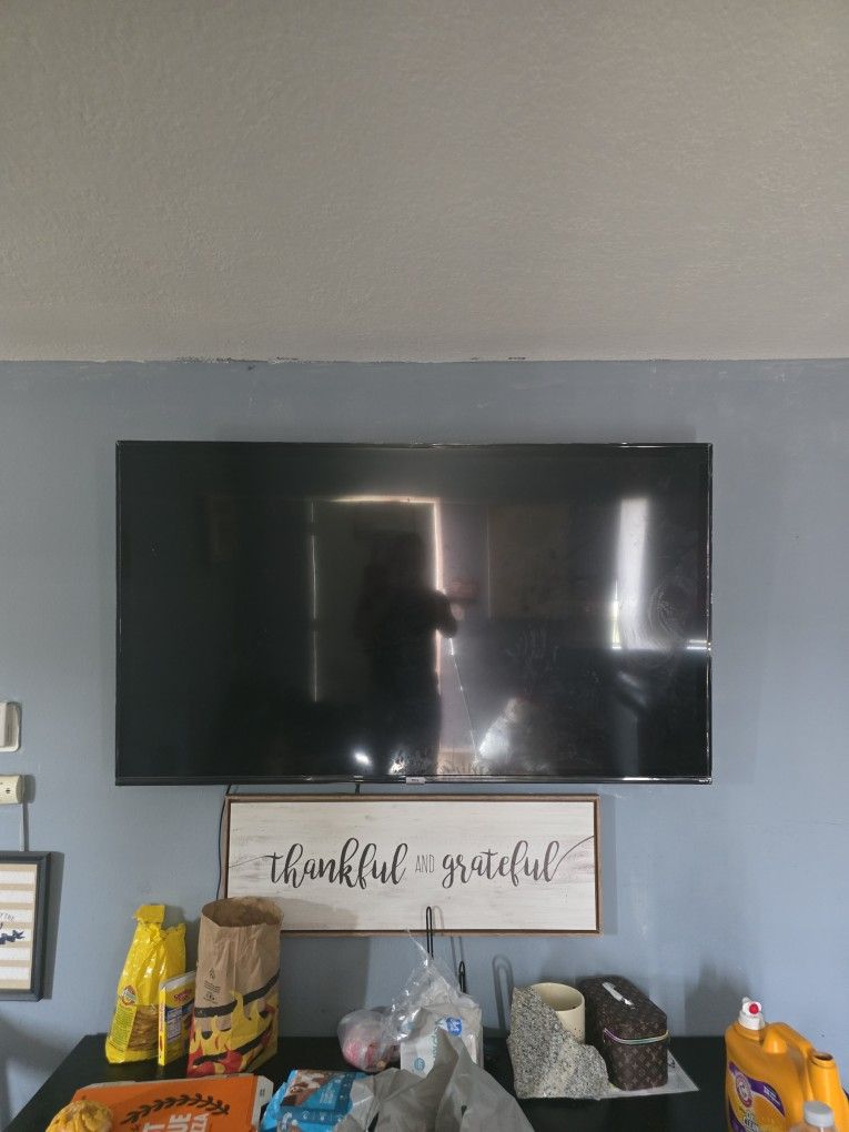 65 In TCL Roku Smart Tv
